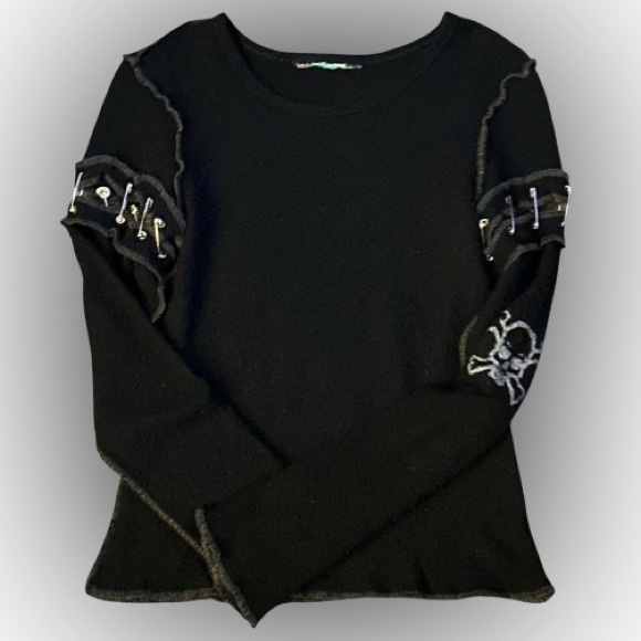 ISO LIP SERVICE - Picture 2 of 2